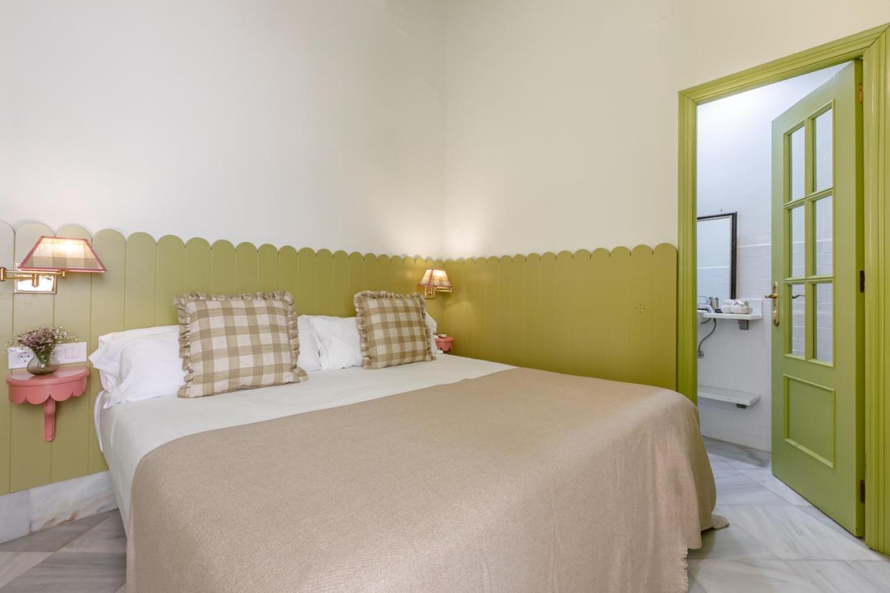 Nuea Giralda Hotel Seville Luaran gambar