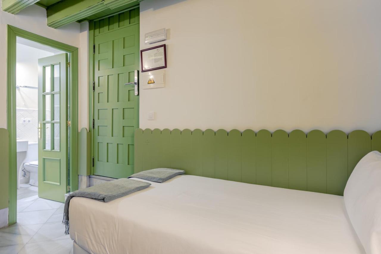 Nuea Giralda Hotel Seville Luaran gambar