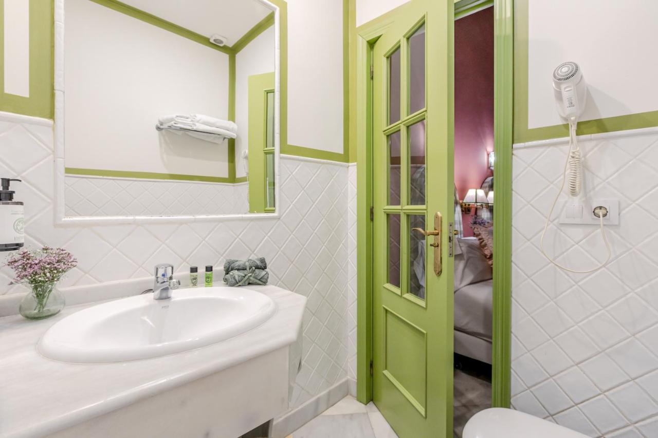 Nuea Giralda Hotel Seville Luaran gambar
