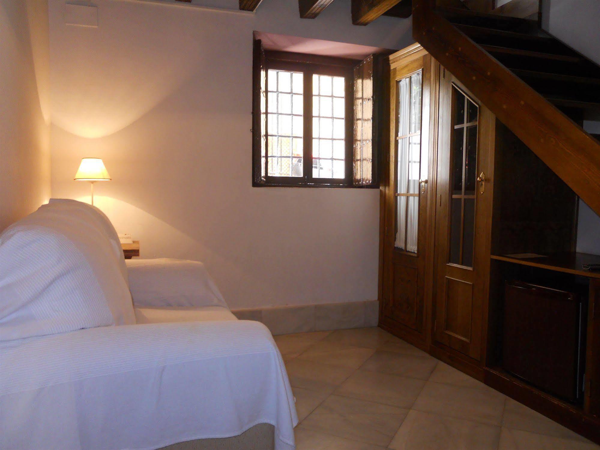 Nuea Giralda Hotel Seville Luaran gambar