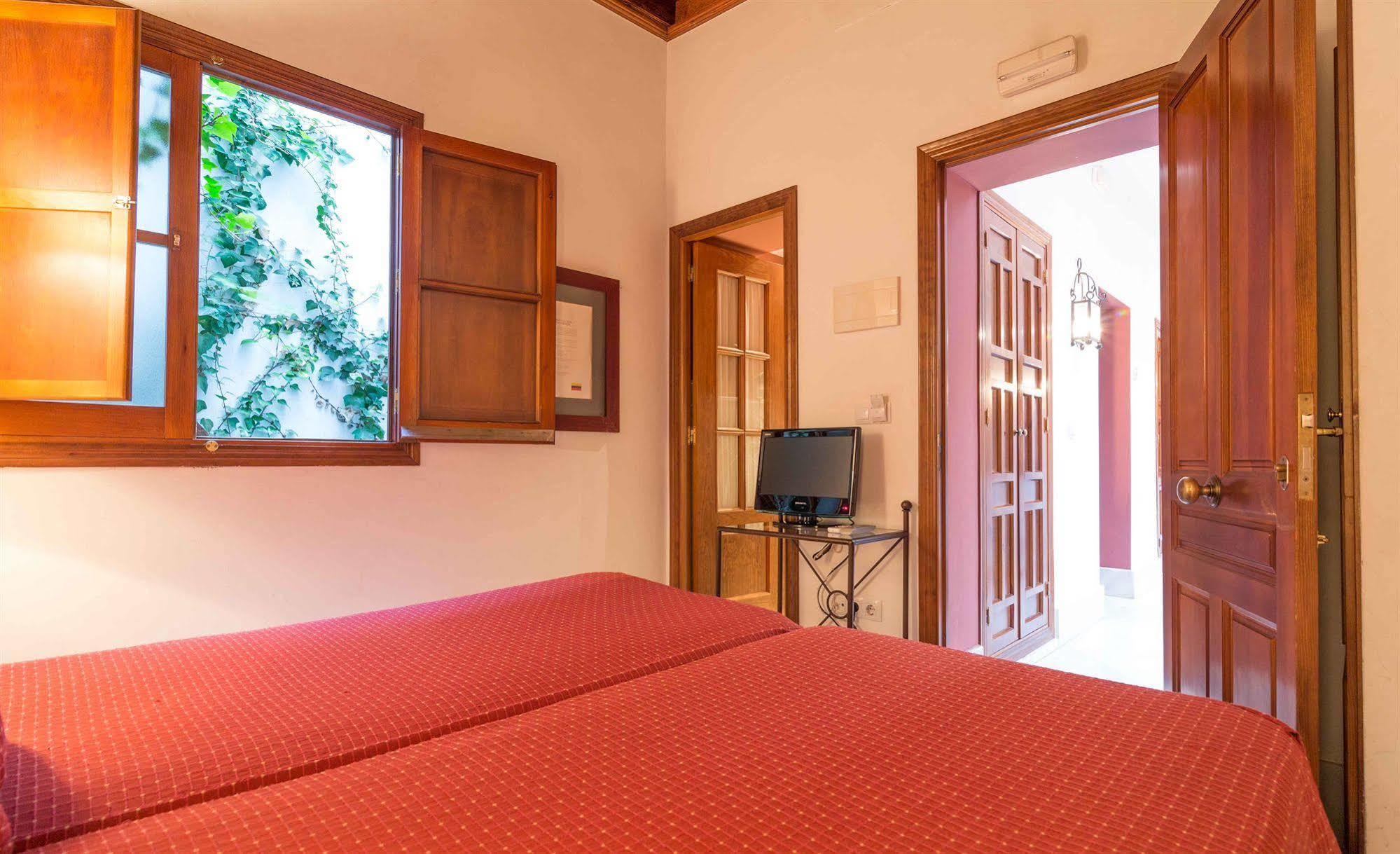 Nuea Giralda Hotel Seville Luaran gambar